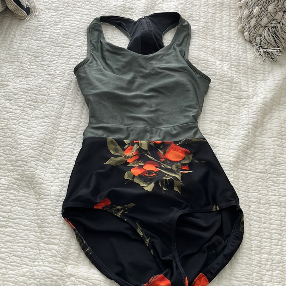 Albion One Piece Tie Back Size M
